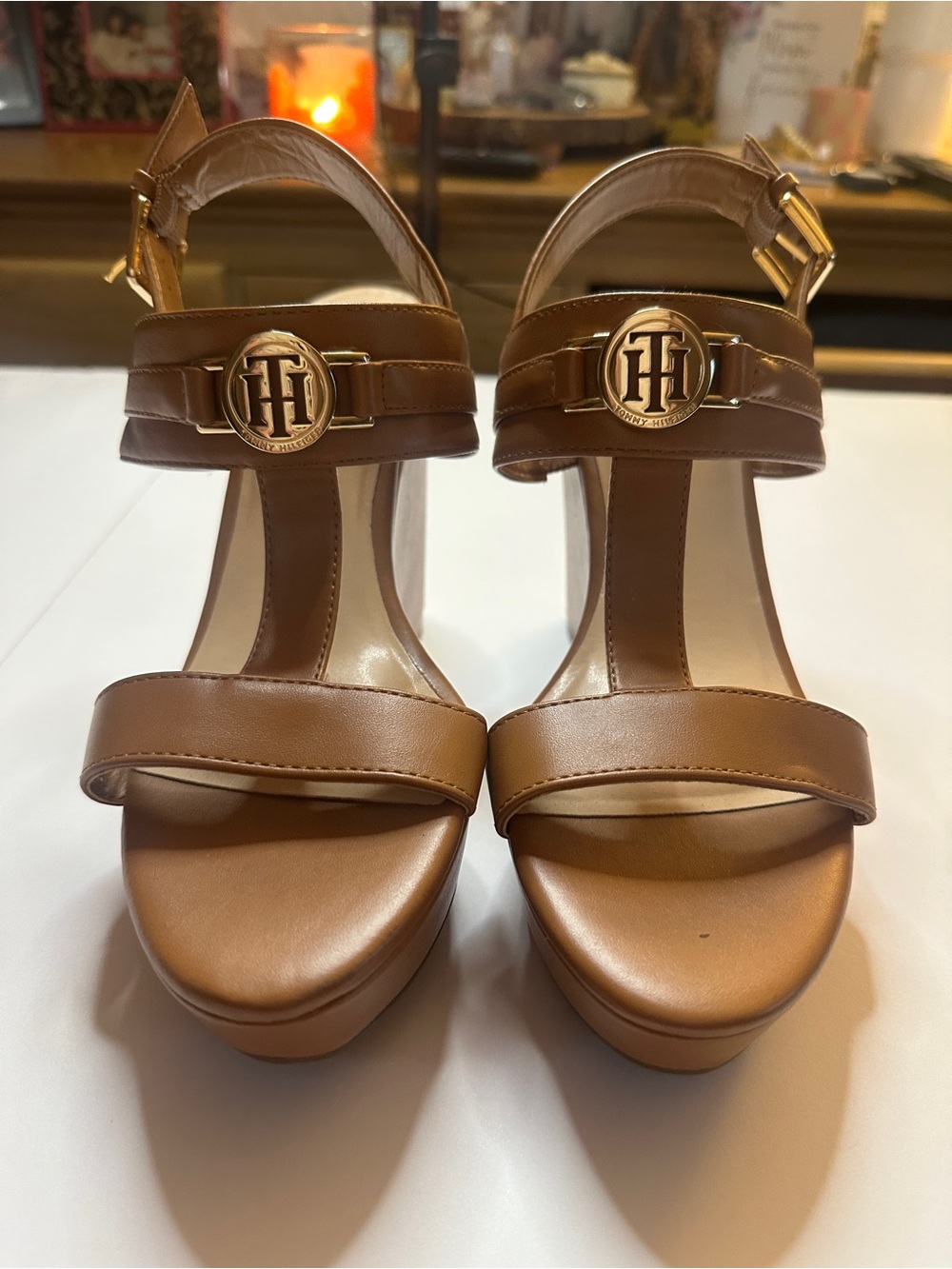 Tommy Hilfiger Tan Brown Leather T-Strap Platform Heels size 8